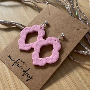 Soft Pink Checker Patterned Earrings